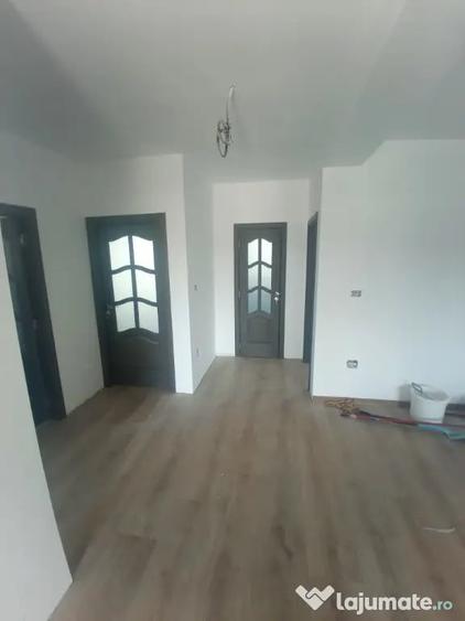 Casă cu 3 camere cu Teren 350 Mp în Cătămărești