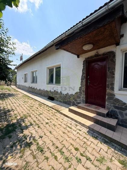 Casă cu 3 camere în Rotbav