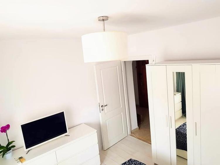 Apartament cu 2 camere decomandat, mobilat în Central