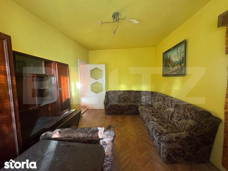 Apartament cu 3 camere semidecomandat în Central