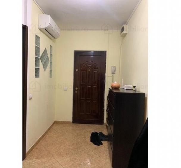 Apartament cu 3 camere decomandat în Vitan