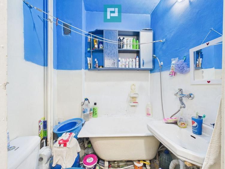 Apartament cu 3 camere semidecomandat în Valenta