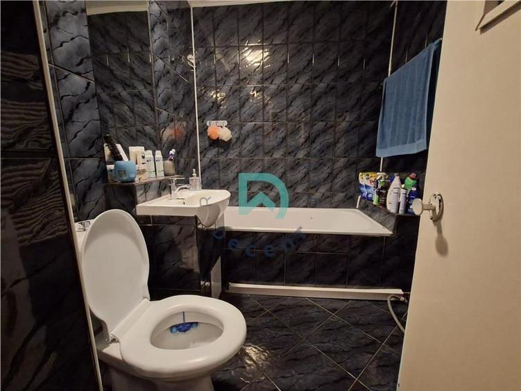 Apartament cu 3 camere decomandat în Județean