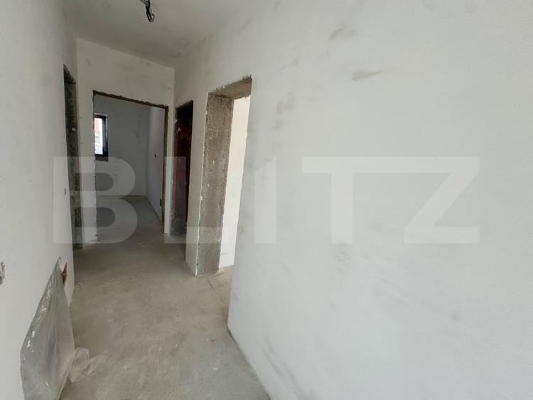 Casă individuală cu 4 camere cu Canalizare în Exterior Est