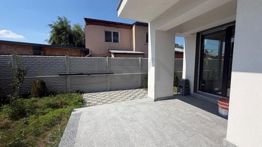 Casă cu 5 camere cu Teren 252 Mp în Central