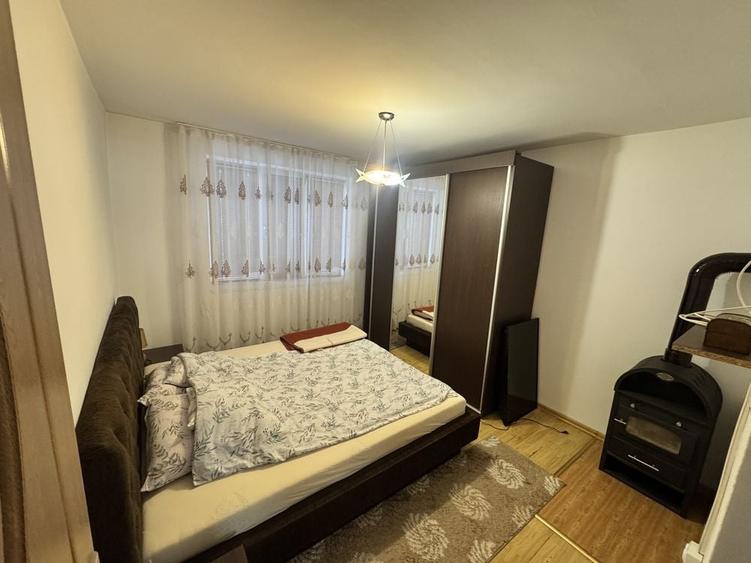 Apartament cu 2 camere decomandat în Bârzava