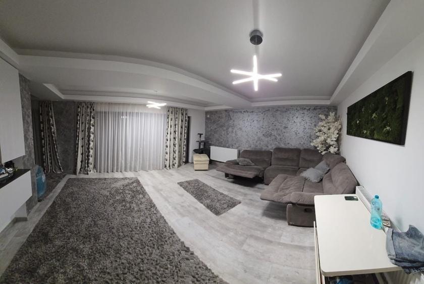 Casă cu 4 camere în Central