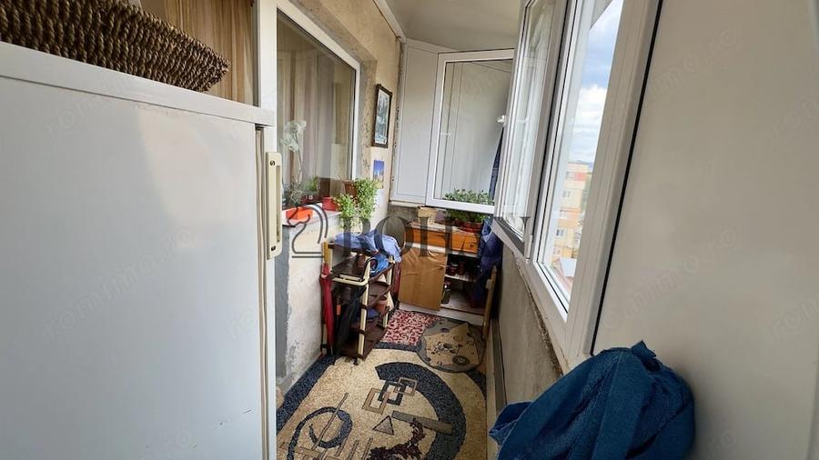 Apartament cu 3 camere decomandat în Cetate