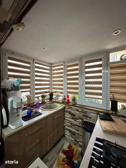 Apartament cu 4 camere semidecomandat în Obor