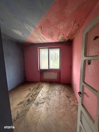 Apartament cu 4 camere decomandat în Toplița