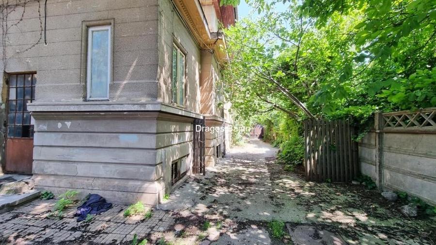 Apartament cu 4 camere decomandat în Armeneasca