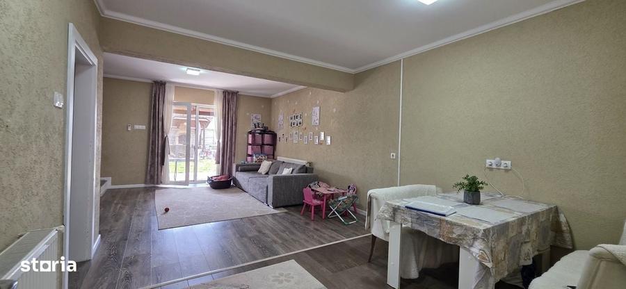 Casă cu 3 camere în Nojorid