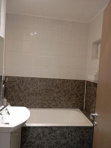 Apartament cu 3 camere decomandat în Alexandru Obregia
