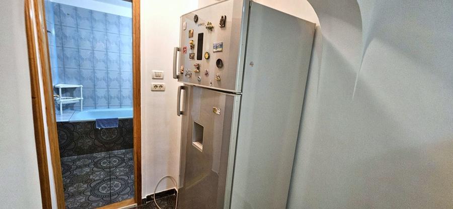 Apartament cu 3 camere decomandat, mobilat în Crângași