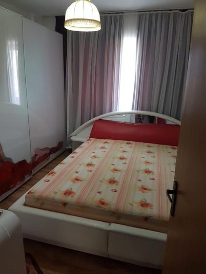 Apartament cu 4 camere decomandat în Popoveni