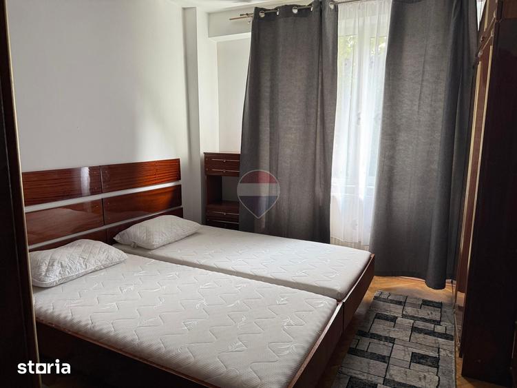 Apartament cu 3 camere decomandat în Astra