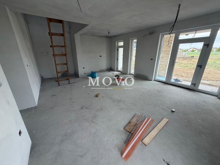 Duplex cu 4 camere cu Canalizare în Moșnița Nouă