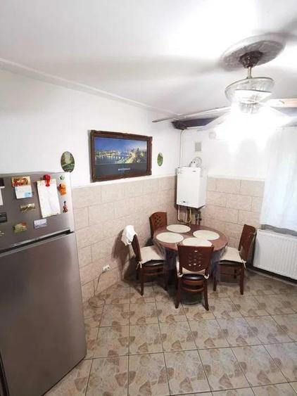 Apartament cu 2 camere decomandat în Târgu Cucu