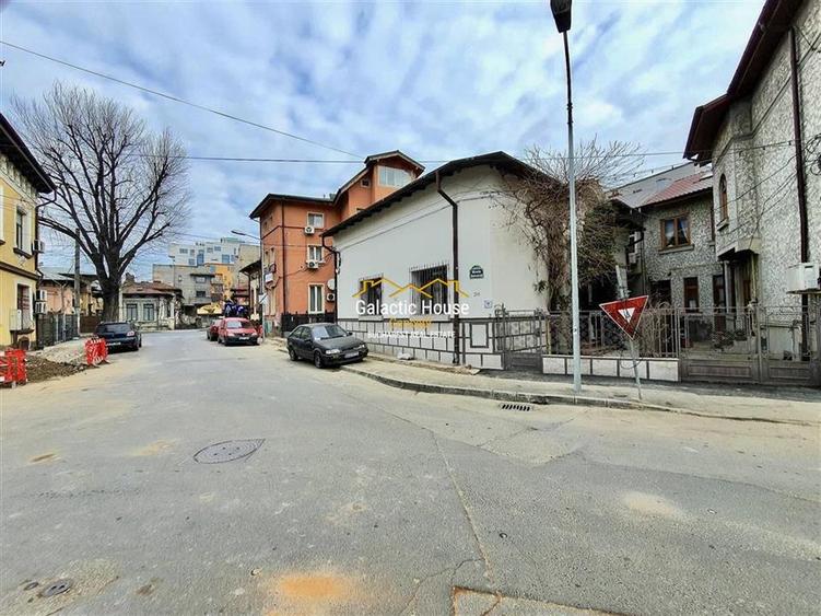 Casă cu 5 camere cu Teren 177 Mp în Dacia