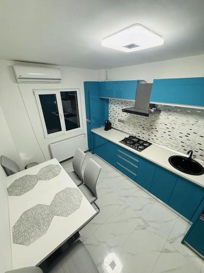 Apartament cu 2 camere decomandat în Enachiță Văcărescu