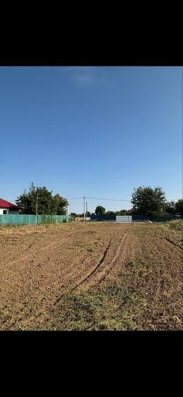 Teren de 1000 mp, în Fundeni