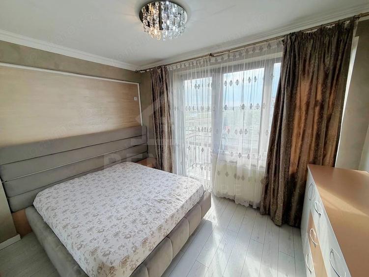 Apartament cu 5 camere decomandat în Craiovița Nouă