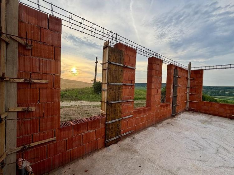 Casă cu 3 camere în Hidiș