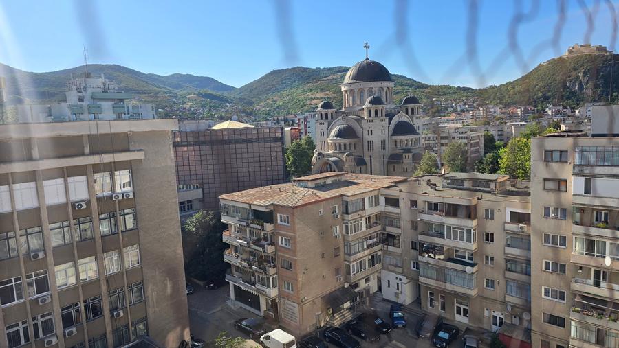 Garsonieră decomandată în Decebal