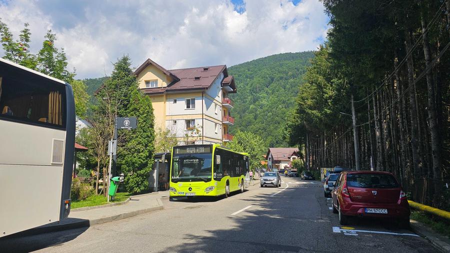 Apartament cu 3 camere decomandat în Platoul Izvor