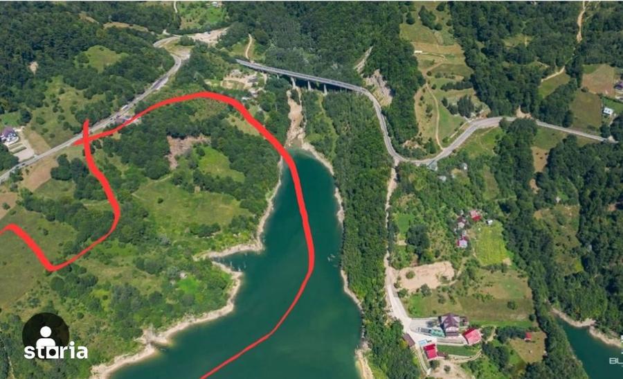 Teren de 73000 mp, în Siriu