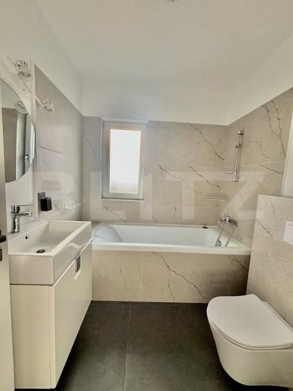 Duplex cu 5 camere cu Canalizare în Dumbrăvița