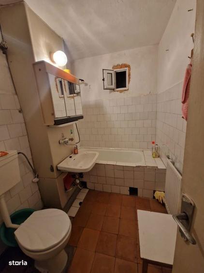 Apartament de 3 camere, decomandat, 68 mp., zona Sens - 8