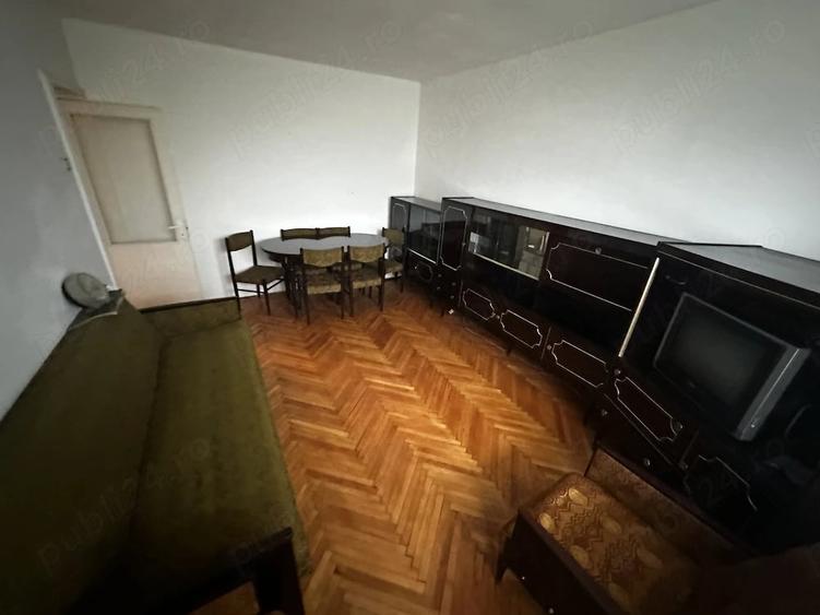 Apartament cu 3 camere decomandat în Central