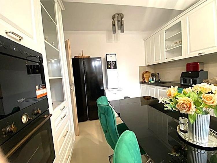 Casă individuală cu 4 camere cu Teren 222 Mp în Central