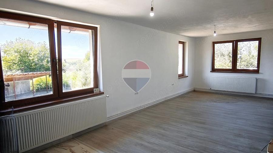 Casă cu 3 camere cu Teren 1163 Mp în Blăjel
