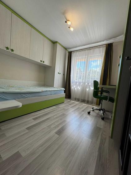 Apartament cu 3 camere decomandat în Burdujeni
