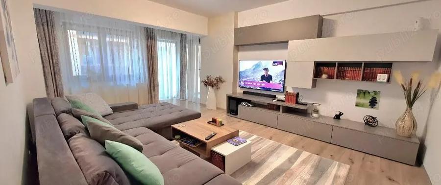 Apartament cu 2 camere decomandat în Tractorul