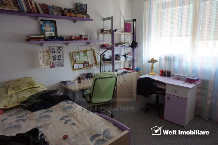 Casă individuală cu 6 camere cu Canalizare în Mănăștur