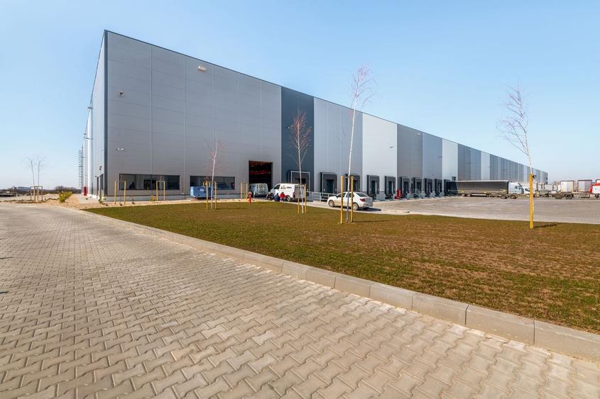 Spațiu industrial, de 1,695 mp, în Exterior Sud