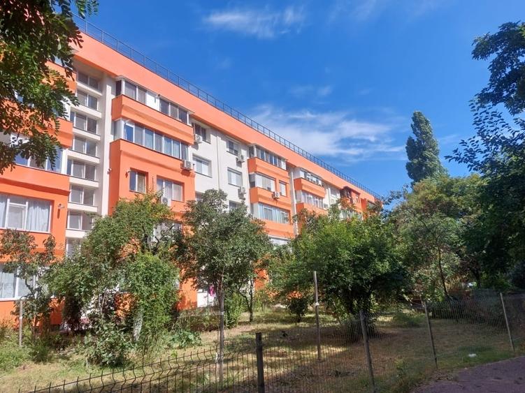 Apartament cu 2 camere semidecomandat, mobilat în Mazepa 1