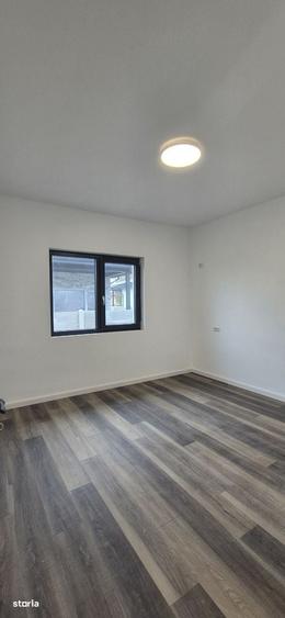 Casă cu 4 camere în Domnești