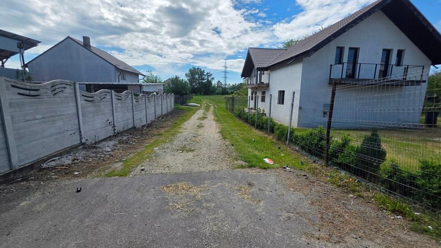 Teren Construcții intravilan de 2546 mp, în Zăvoi