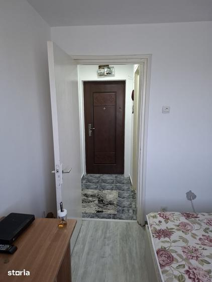Apartament cu 2 camere decomandat în Berceni