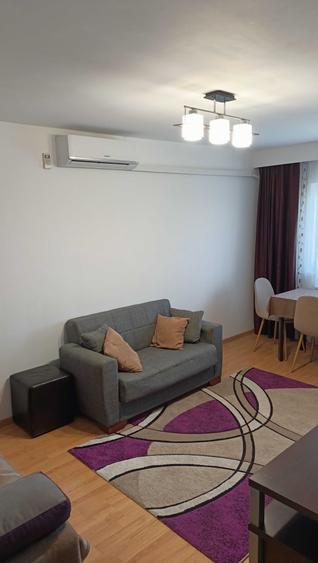 Apartament cu 3 camere decomandat în Exterior Vest
