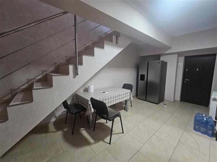 Apartament cu 4 camere decomandat, mobilat în Dămăroaia