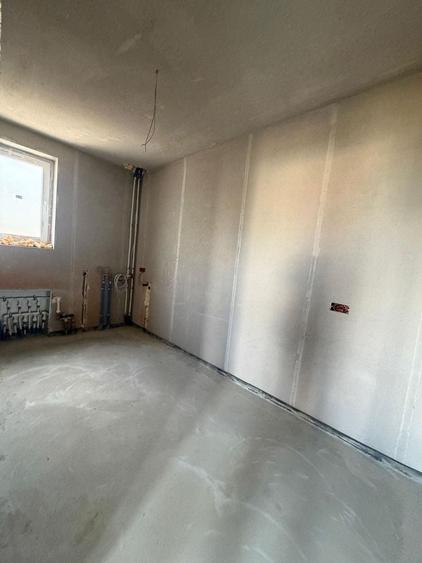 Duplex cu 4 camere cu Canalizare în Dumbrăvița