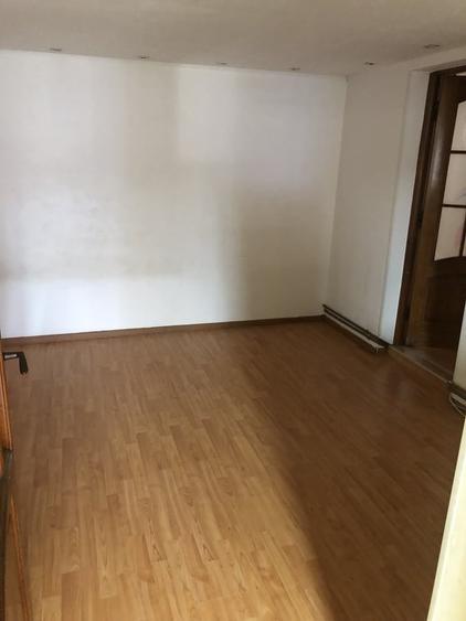 Casă cu 9 camere cu Teren 313 Mp în Pantelimon