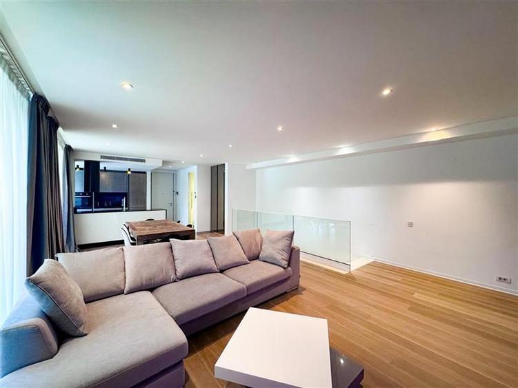 Apartament cu 4 camere decomandat, mobilat în Primăverii