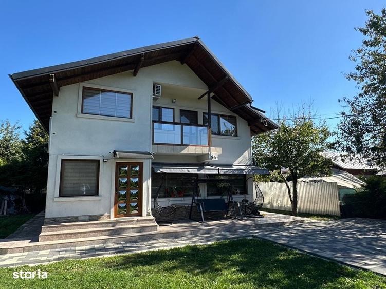 Casă cu 4 camere decomandat în Central