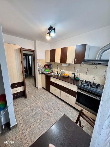 Apartament cu 3 camere, mobilat în Drumul Taberei